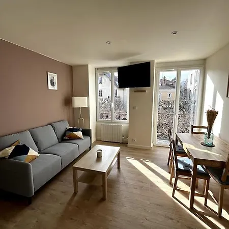 Apartment Lumineux En Centre-ville / Proche Gare Saint-Chamond
